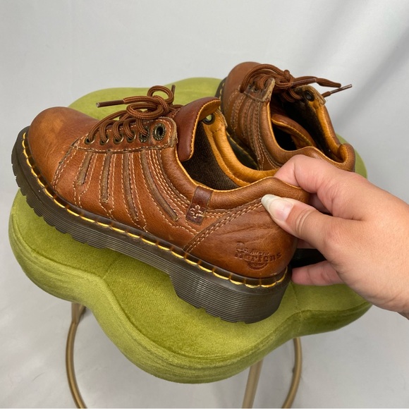 Dr. Martens Women’s Tan Oxfords - Picture 7 of 10